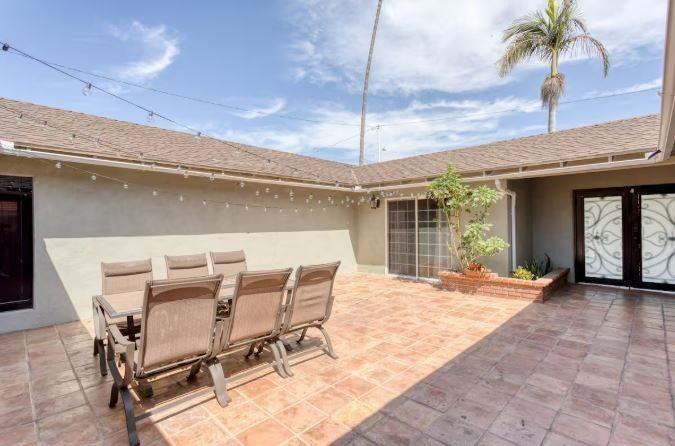 2215 Angelcrest Dr - Photo 7 of 11