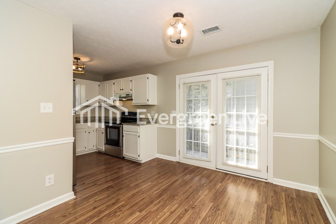 4947 Farmstead Ct Ne - Photo 5 of 15