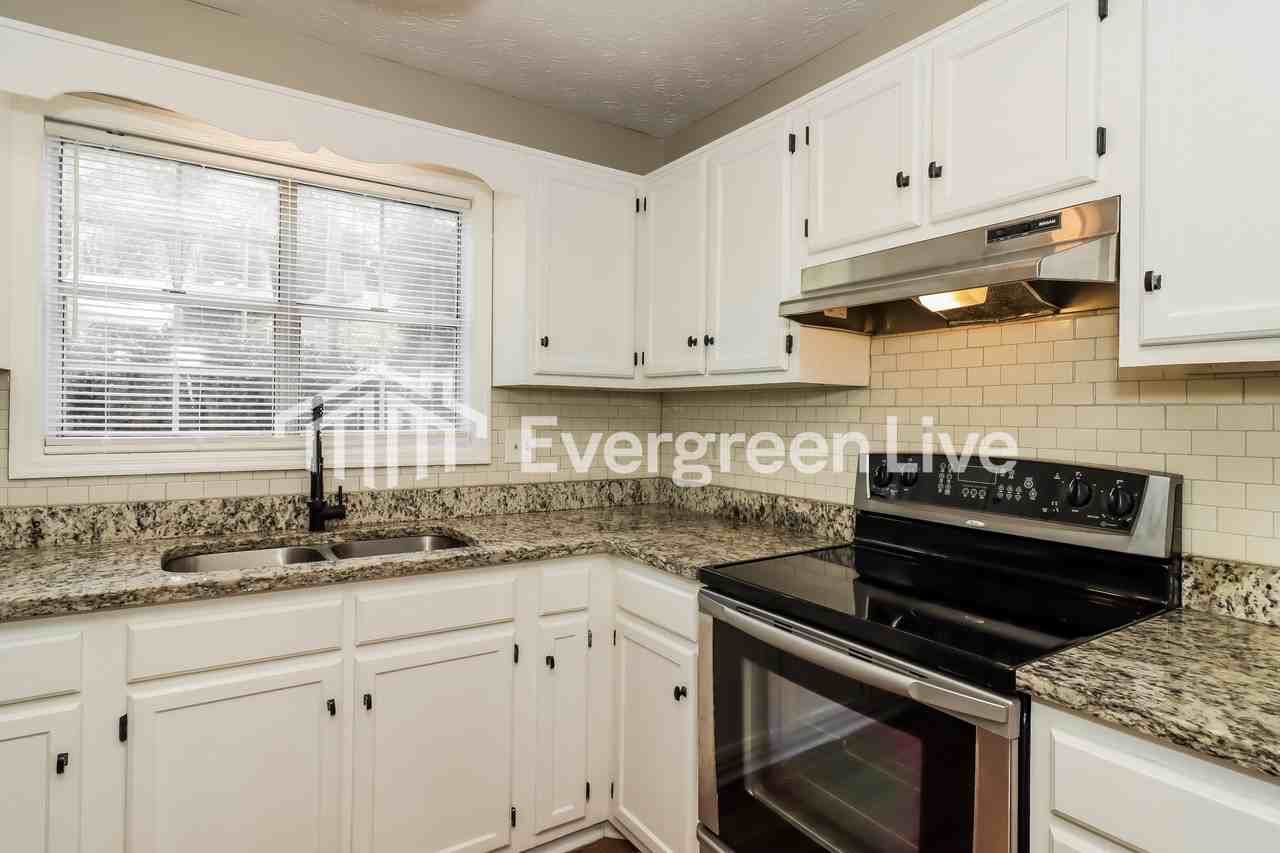 4947 Farmstead Ct Ne - Photo 7 of 15