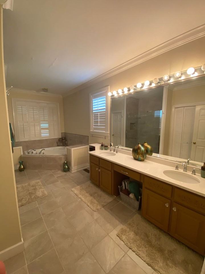 4201 Meadowbrook Ct - Photo 3 of 22