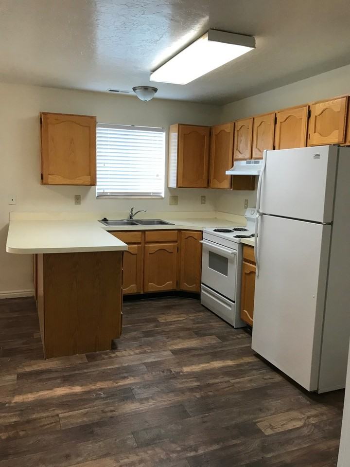 952 S Freedom Blvd #24 - Photo 5 of 15