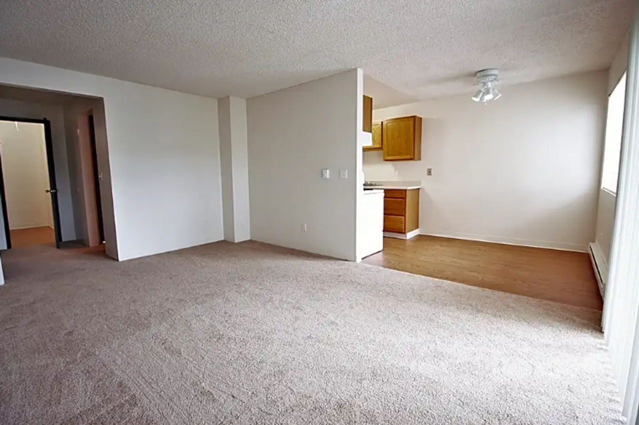 Falls Pointe - Photo 2 of 4