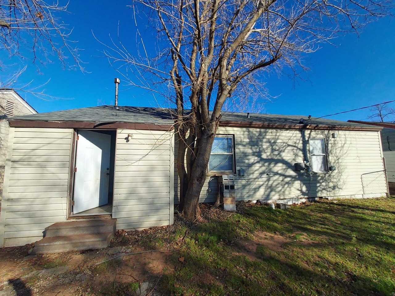 3928 Teal Dr - Photo 2 of 13