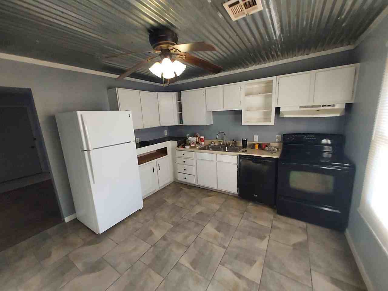 3928 Teal Dr - Photo 5 of 13