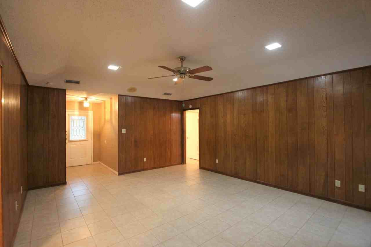 3113 Mcdonald Rd - Photo 3 of 22