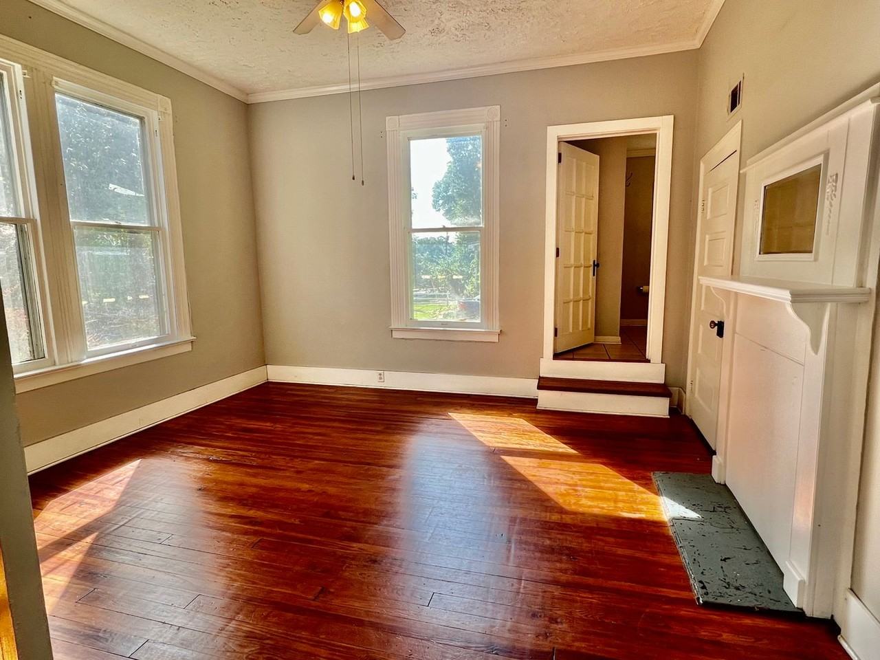 495 Ruth St - Photo 4 of 19