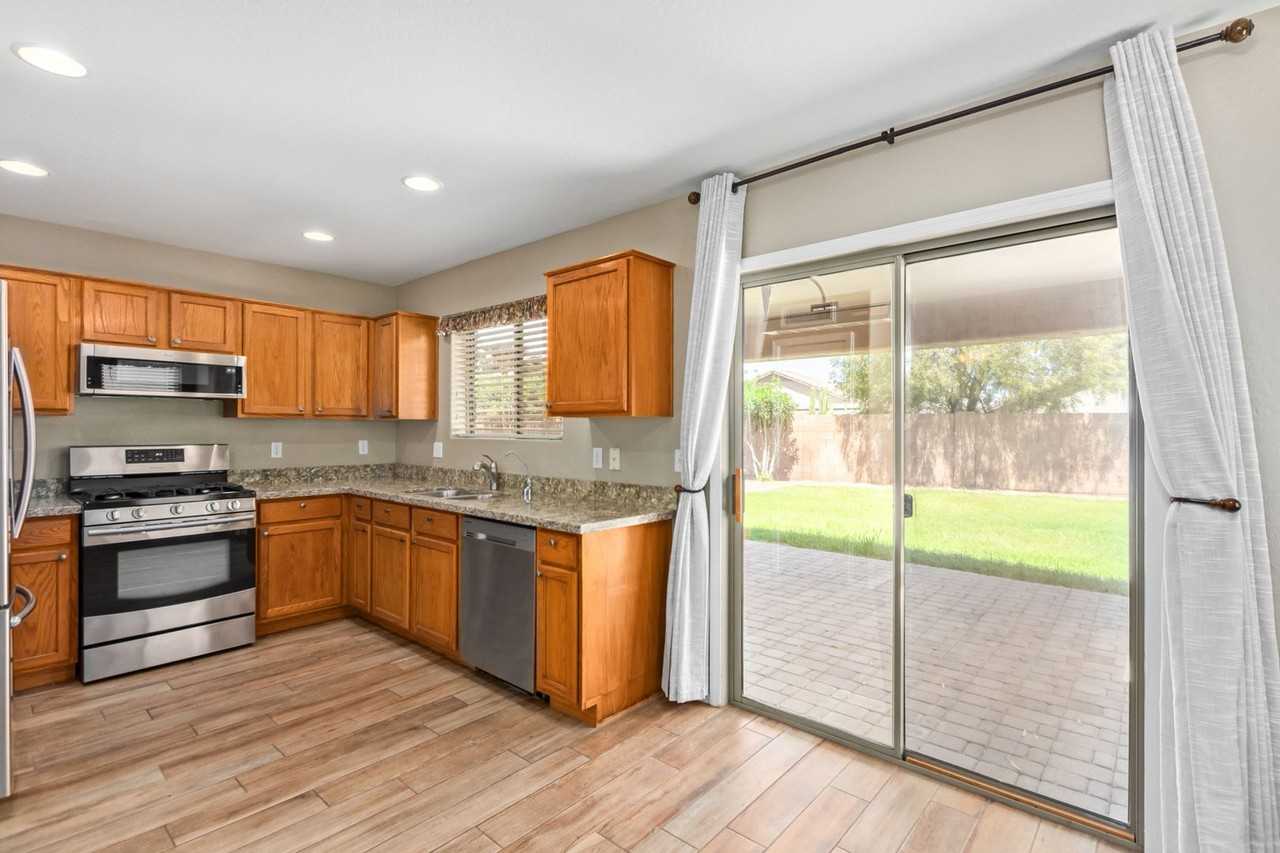 30225 N Sunray Dr - Photo 7 of 25