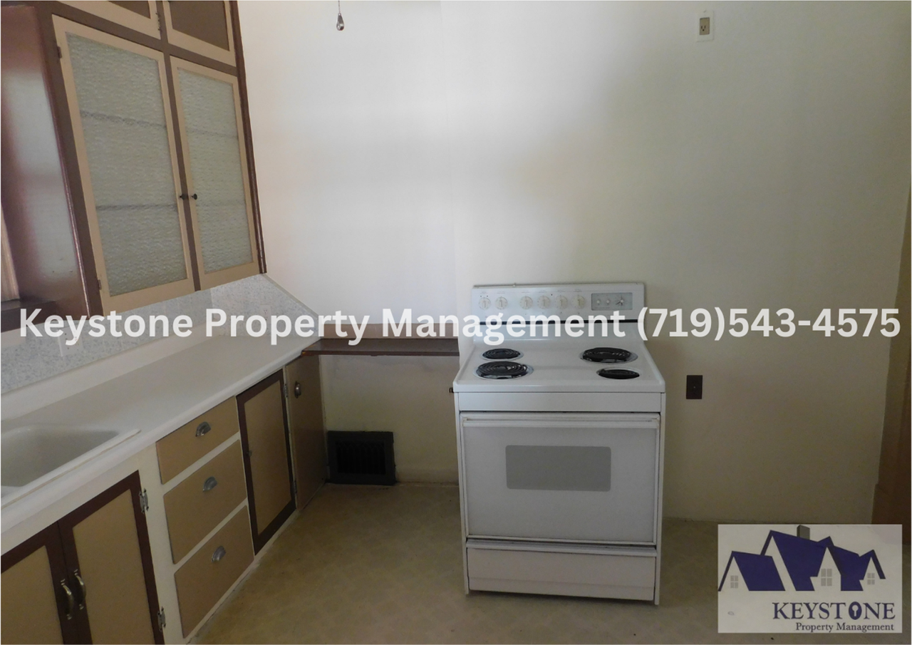 2324 Cedar St - Photo 7 of 20