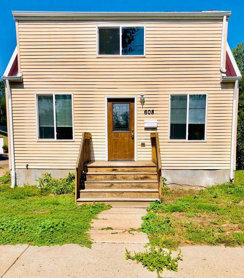 608 1st Avenue Northwest