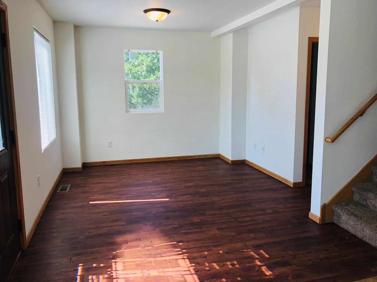 608 1st Ave Nw - Photo 2 of 20
