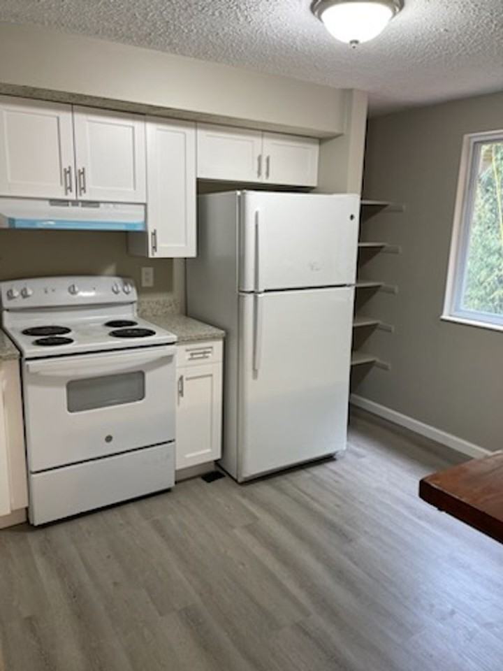 3422 Belfry Ln - Photo 6 of 28