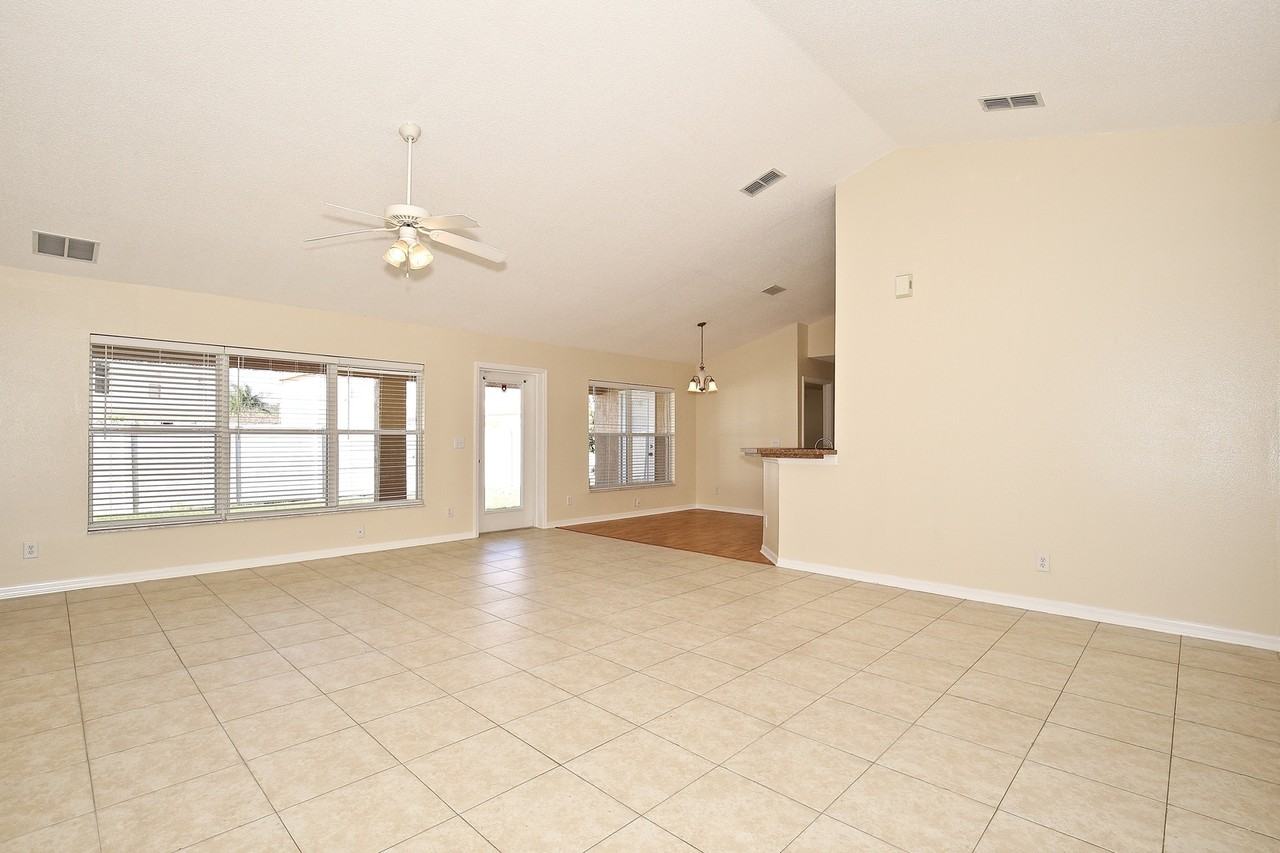 1804 Peace Pl - Photo 3 of 15