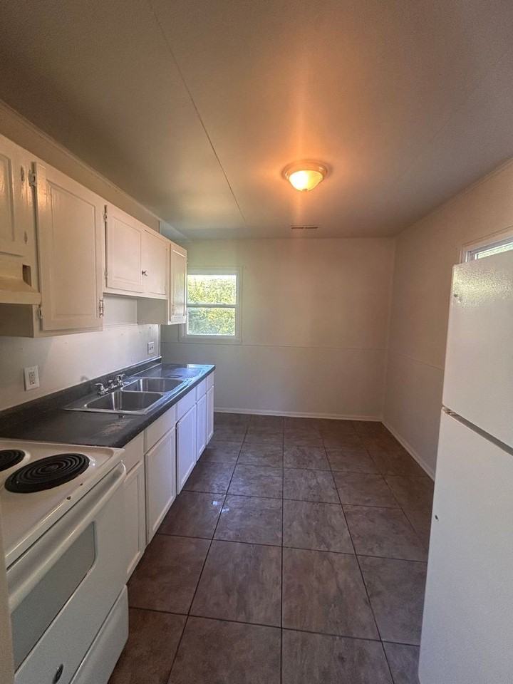 5202 Bowser Ave - Photo 3 of 7