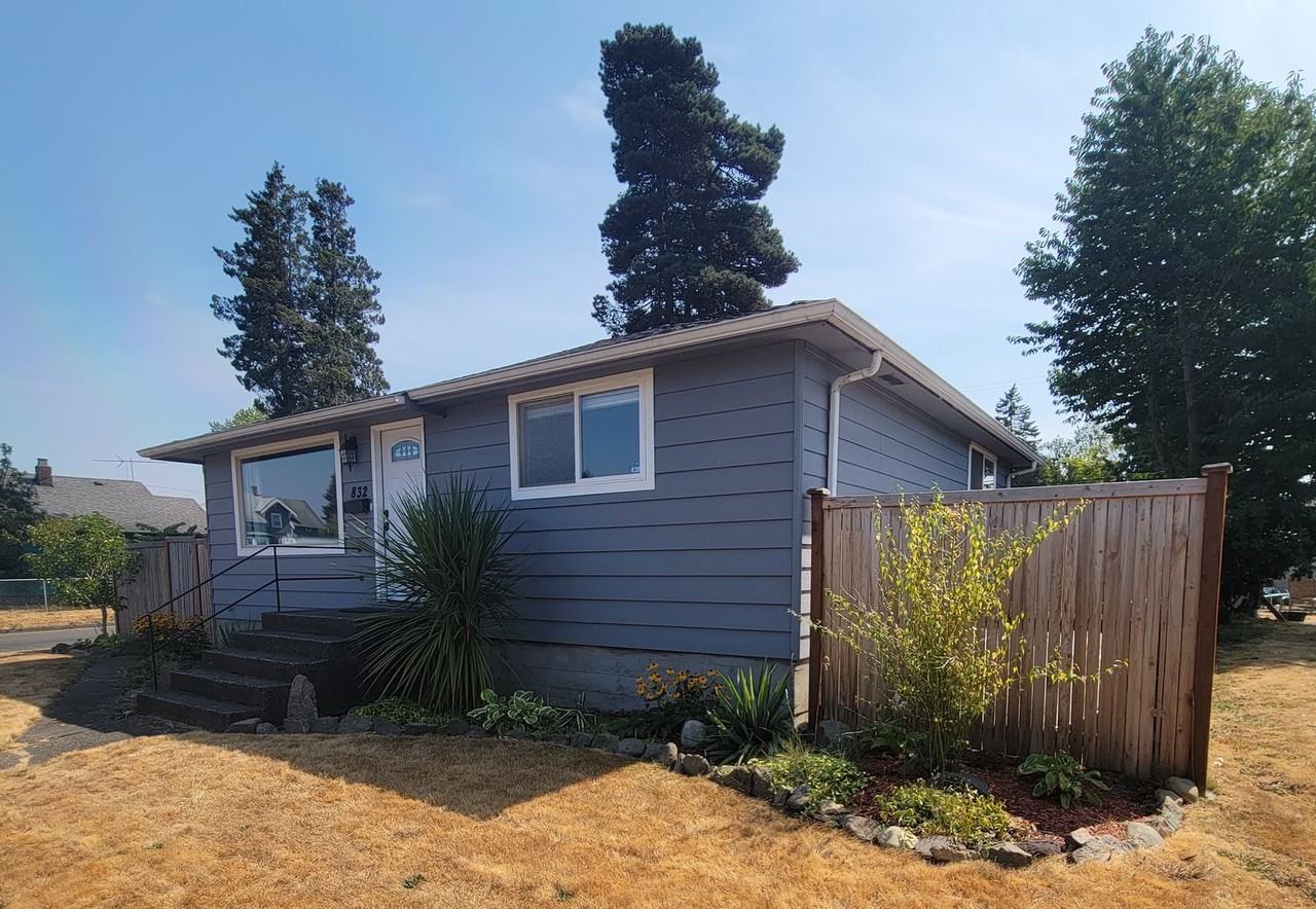 832 East 56th Street - Photo 3 of 23