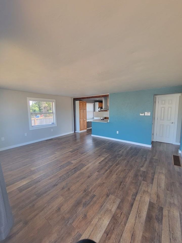 832 East 56th Street - Photo 4 of 23