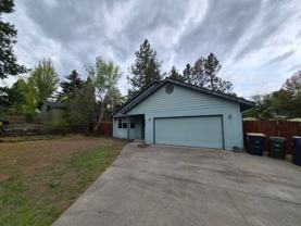 2285 Ne Meadow Ln - Photo 1 of 1