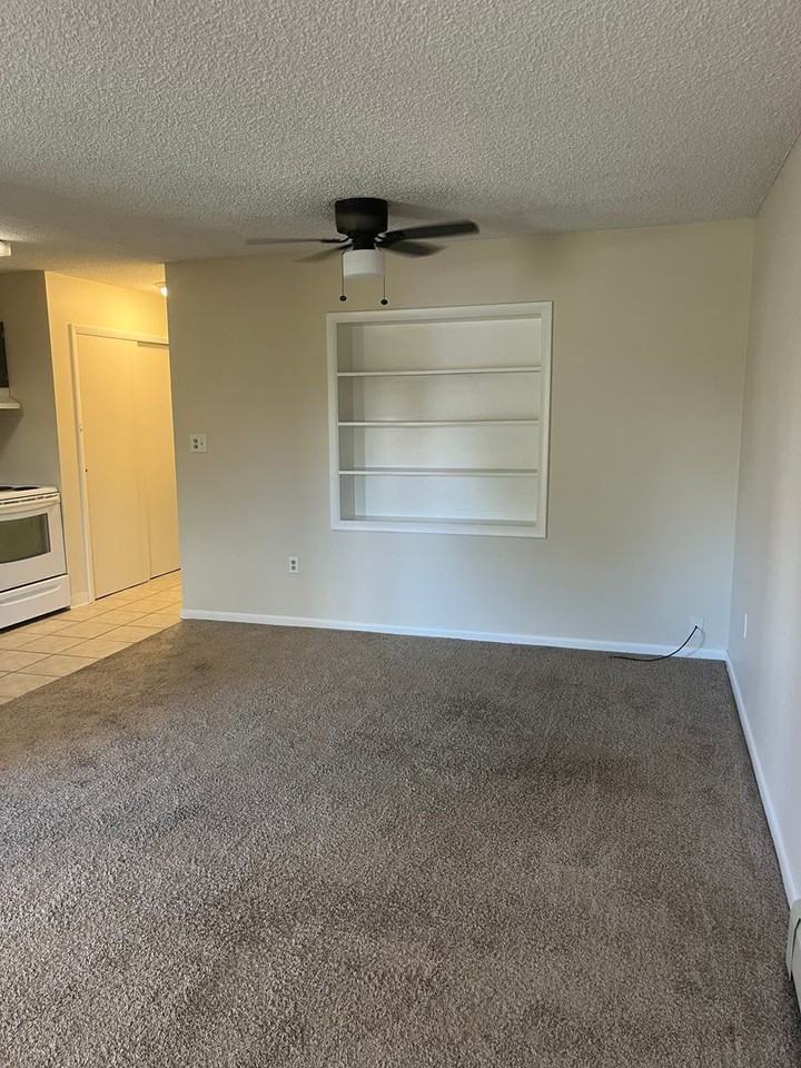 5504 S Huron St #4 - Photo 5 of 19