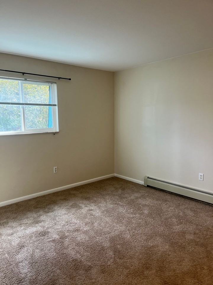 5504 S Huron St #4 - Photo 6 of 19