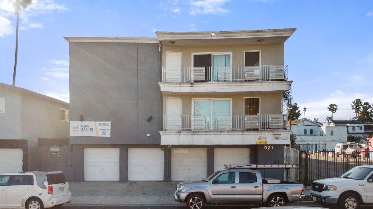 927 Daisy Avenue - Photo 2 of 5