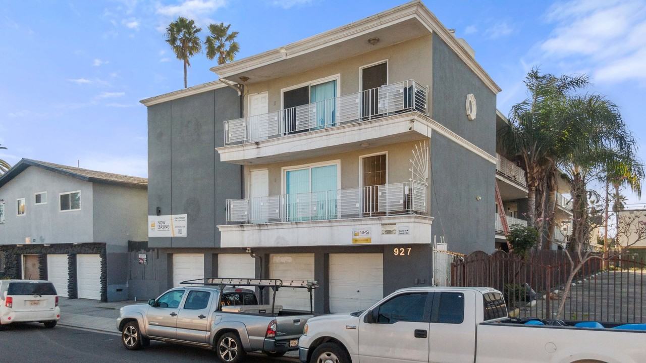 927 Daisy Avenue - Photo 3 of 5