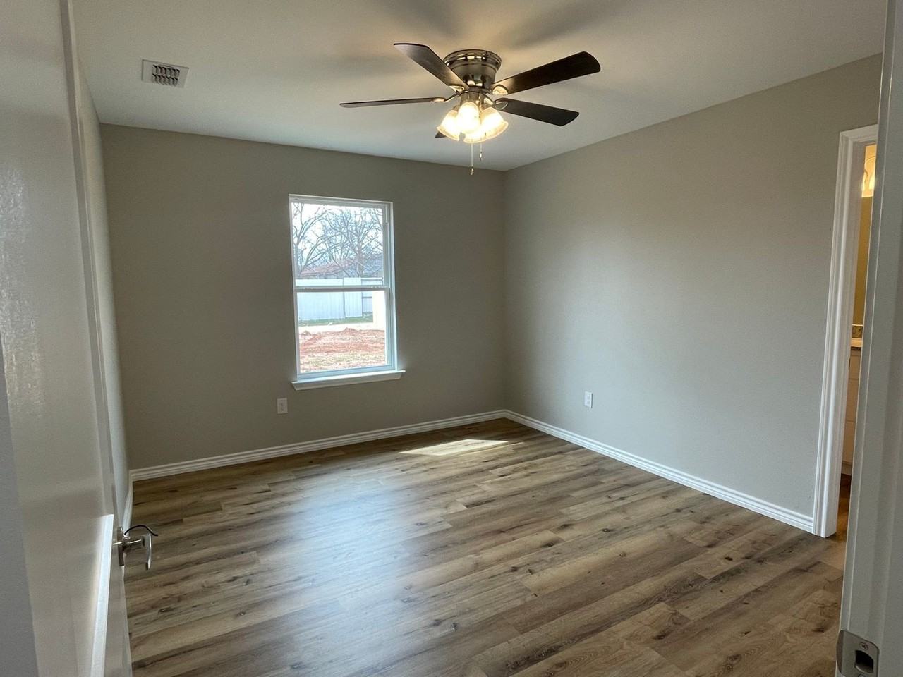 5341 N 10th St - Photo 6 of 14