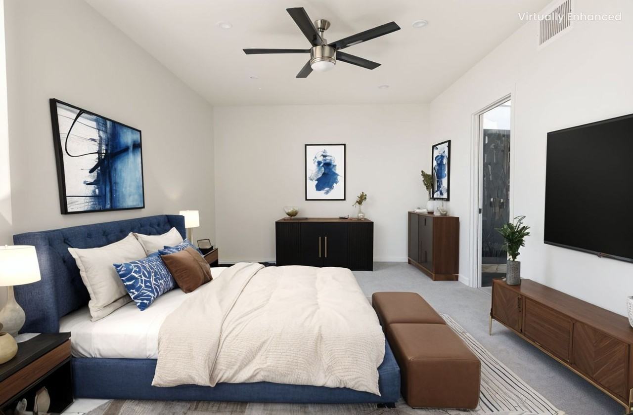 14754 Gilmore St - Photo 3 of 12