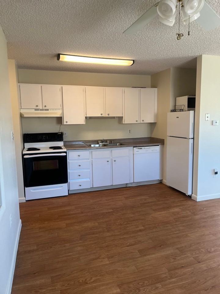 5504 S Huron St #2 - Photo 4 of 11