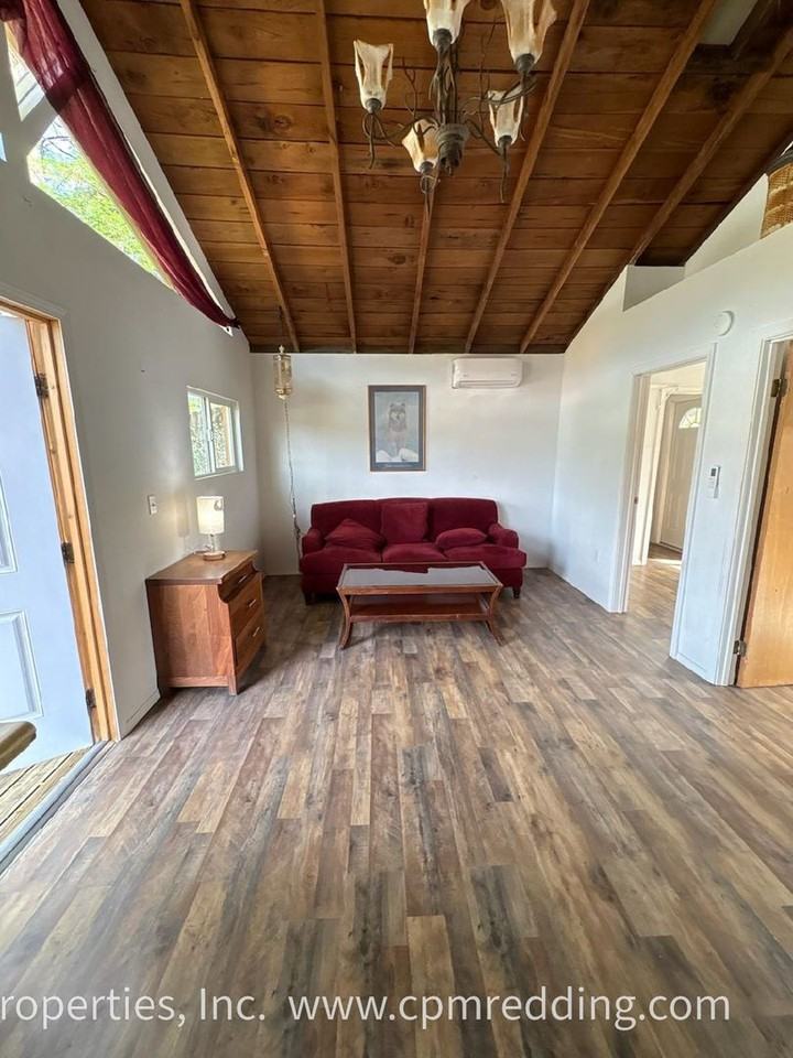 60 Mulligan St - Photo 3 of 14