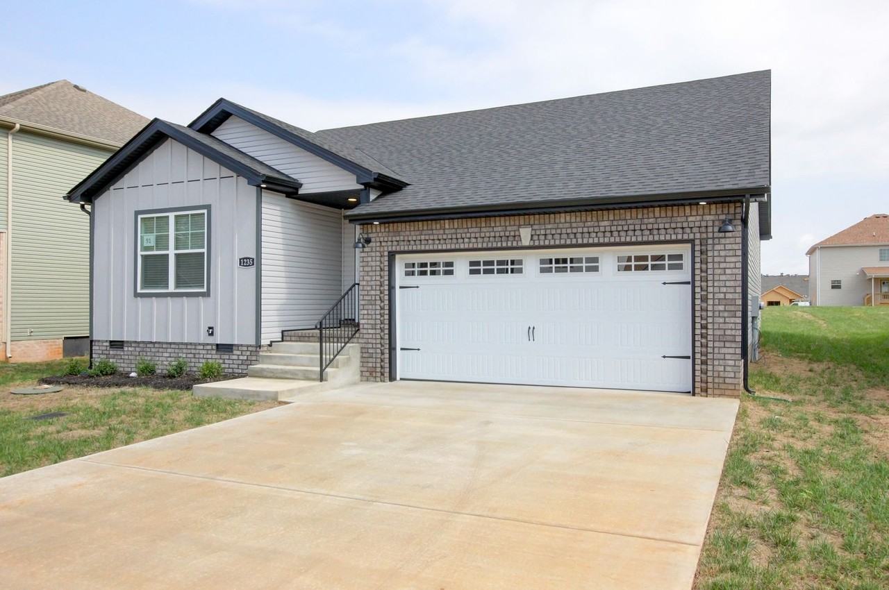 1235 Racker Dr - Photo 4 of 29