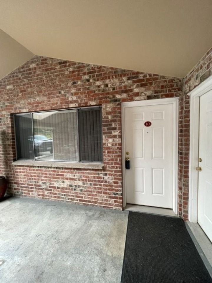 5701 200th St Sw #10 - Photo 3 of 23