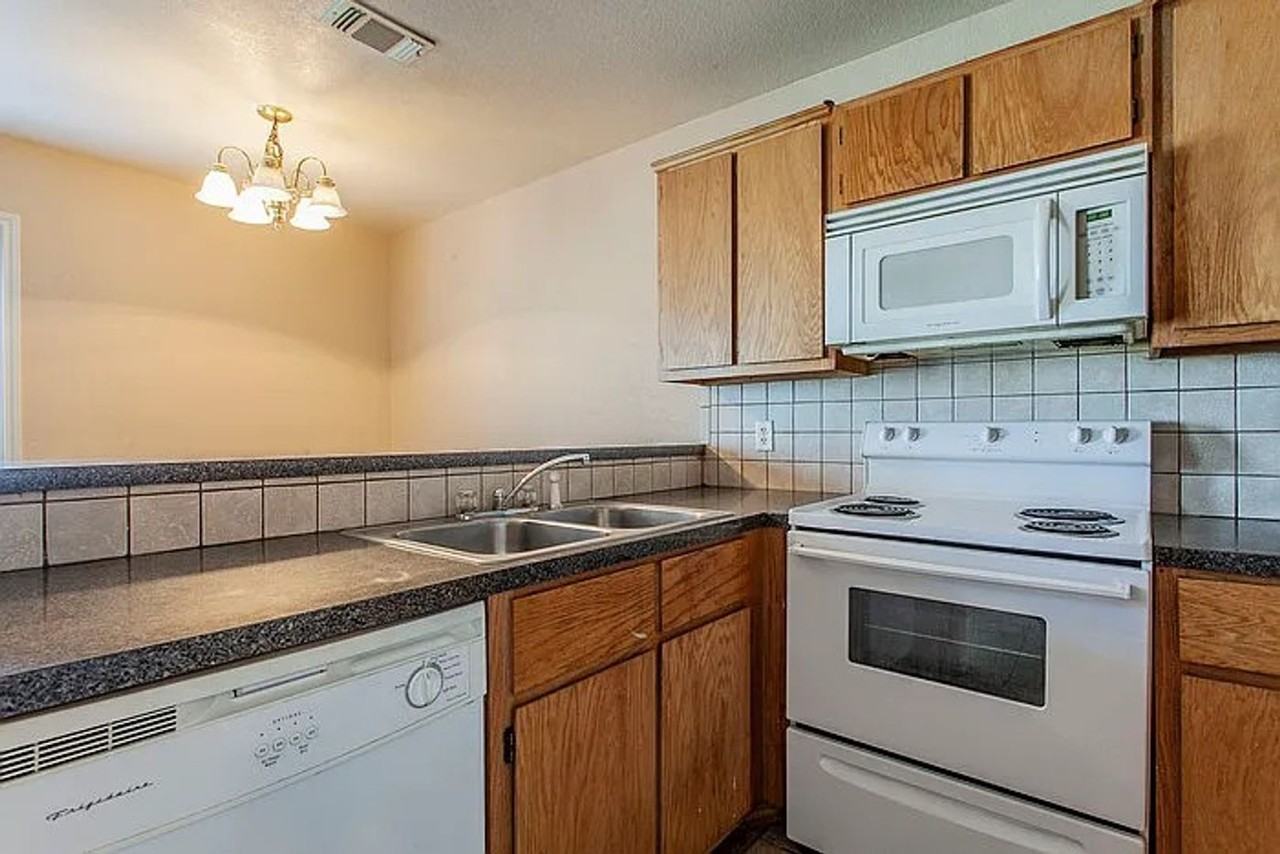 2803 Windmill Ct #B - Photo 3 of 16