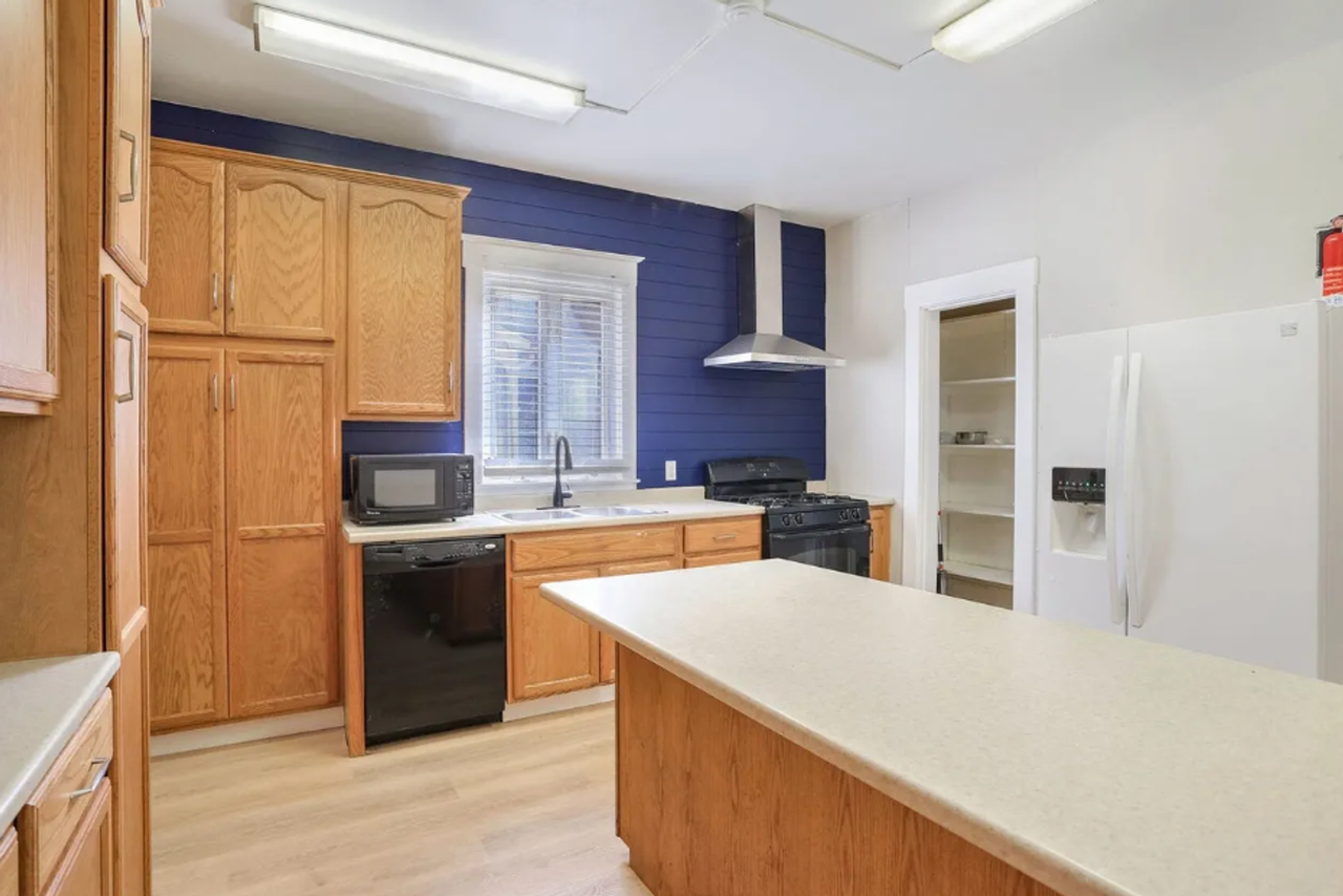 506 E Church St - Photo 2 of 22
