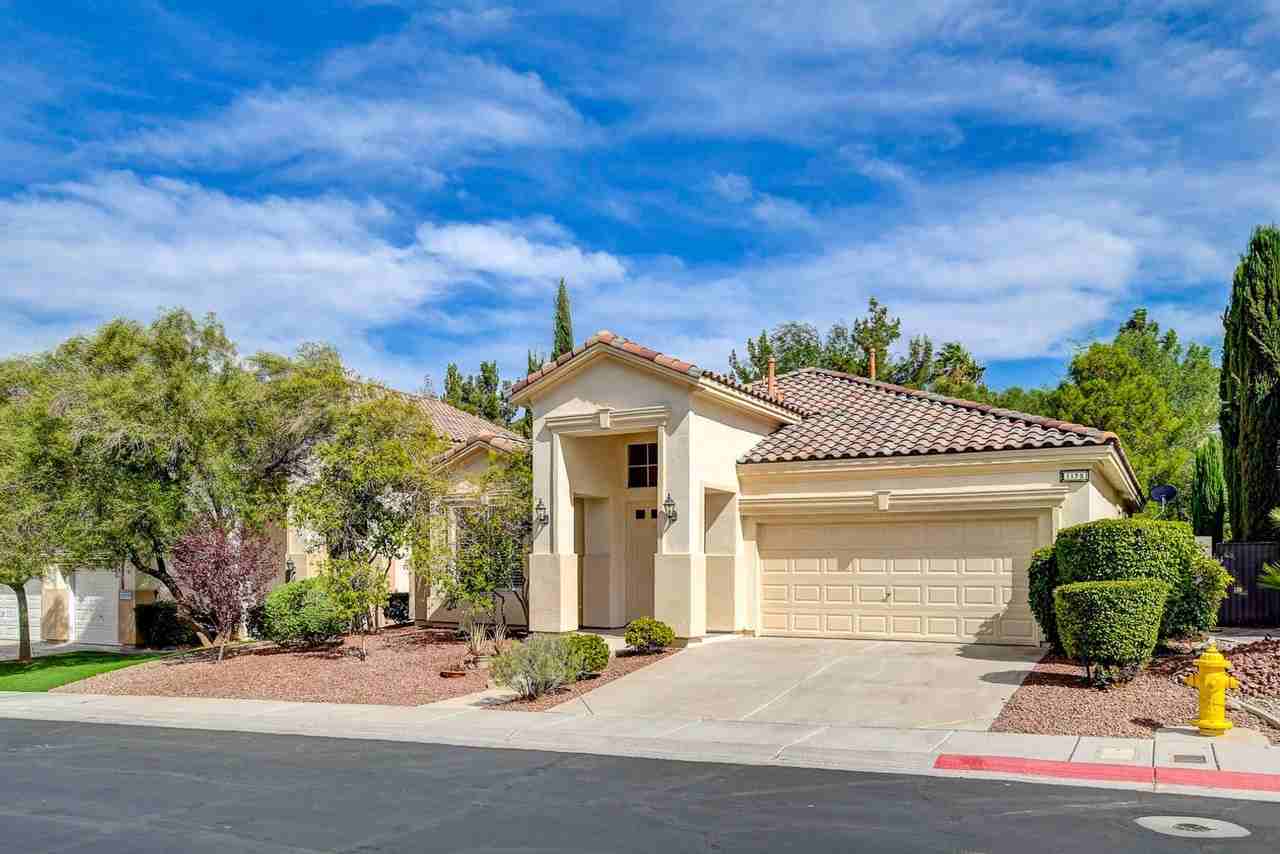 1175 Forum Veneto Dr - Photo 2 of 47