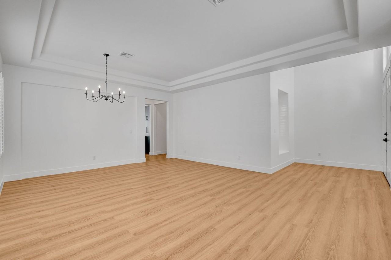 1175 Forum Veneto Dr - Photo 5 of 47