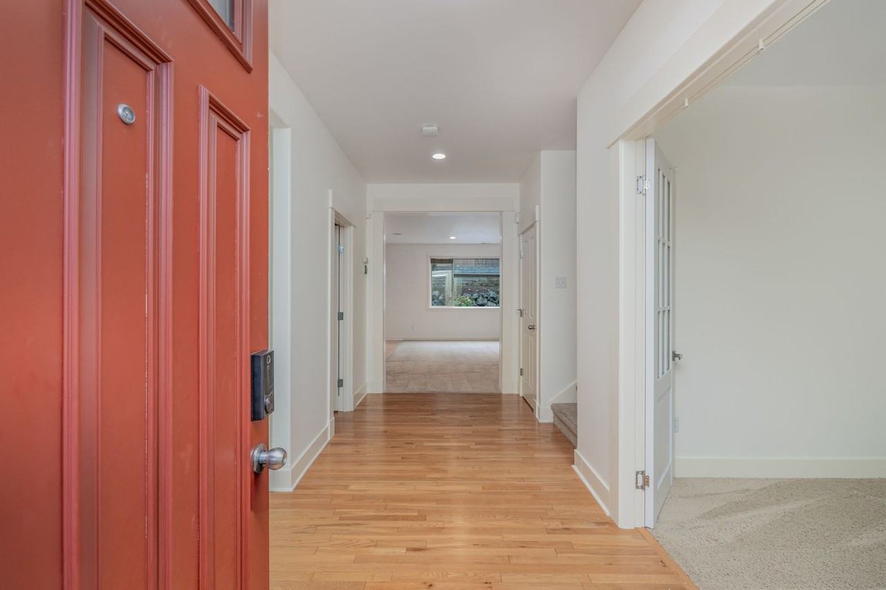 21915 39th Dr Se - Photo 3 of 30