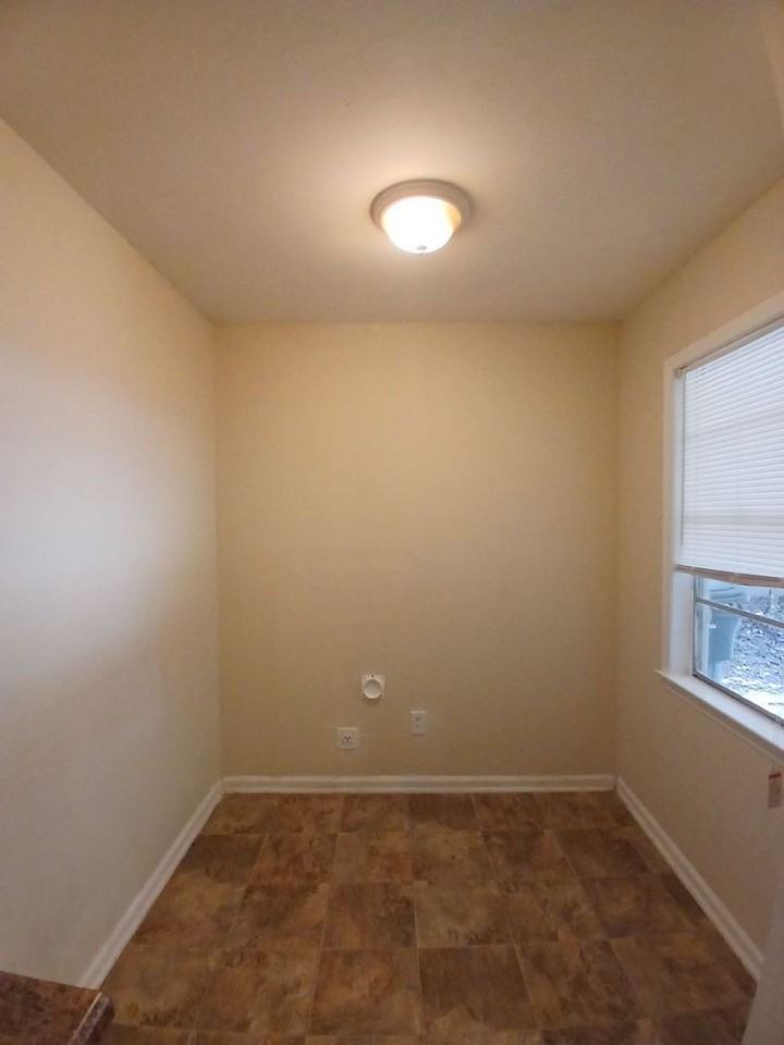 2158 Pueblo Ave - Photo 6 of 10