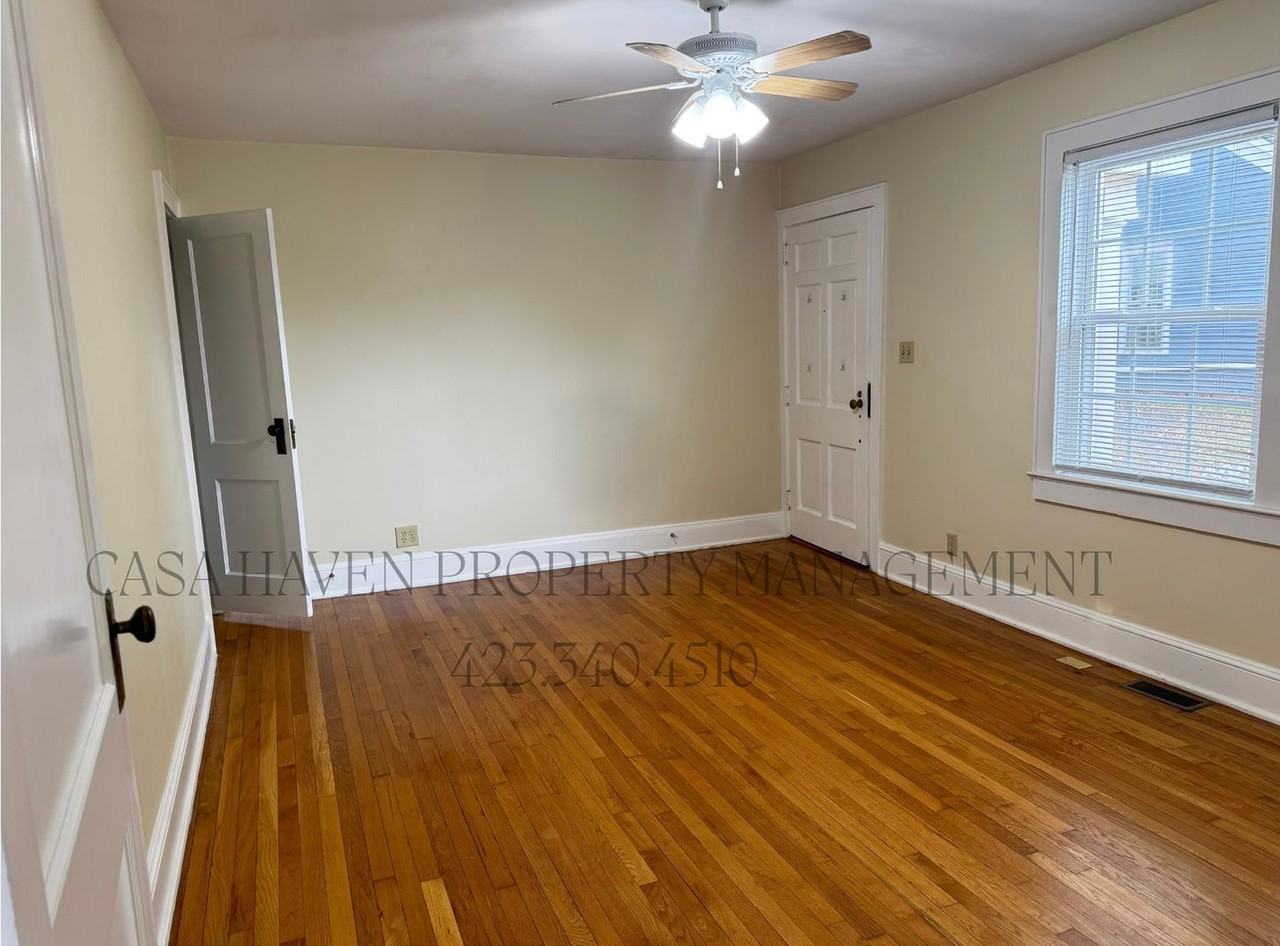 302 W Pine St #2 - Photo 3 of 17