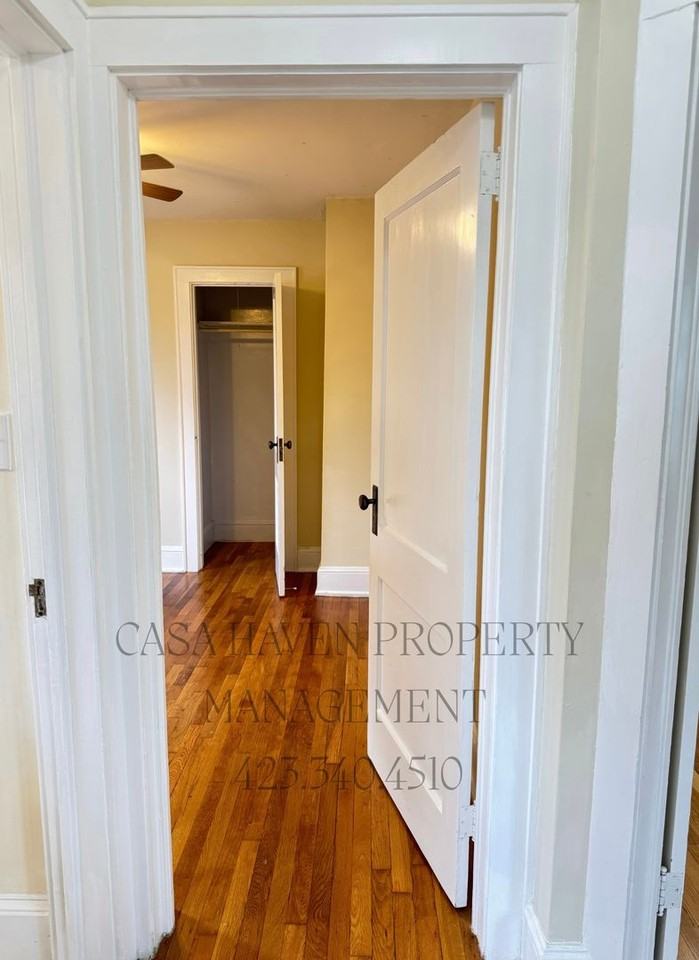 302 W Pine St #2 - Photo 7 of 17
