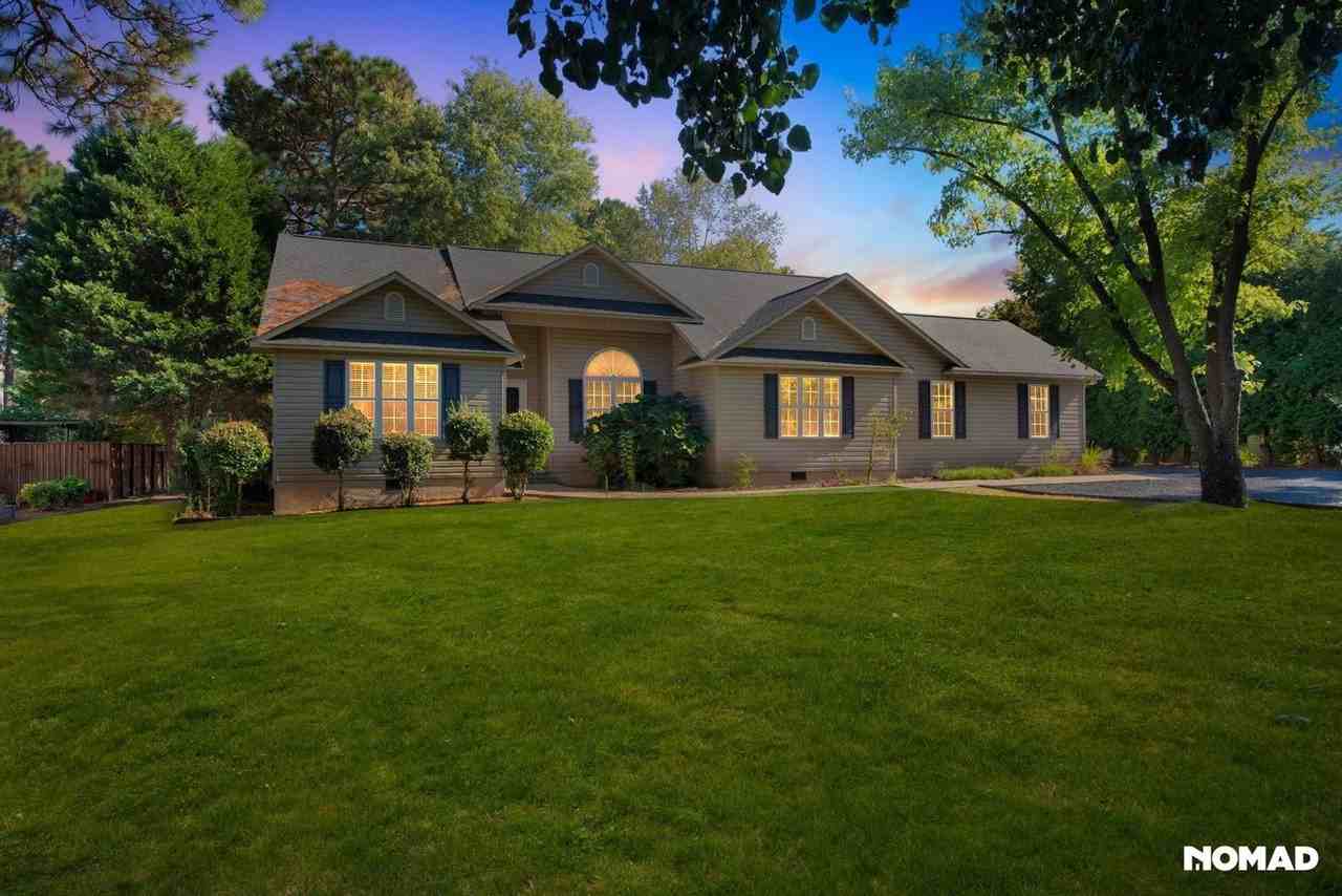 124 Pinesage Dr - Photo 2 of 31