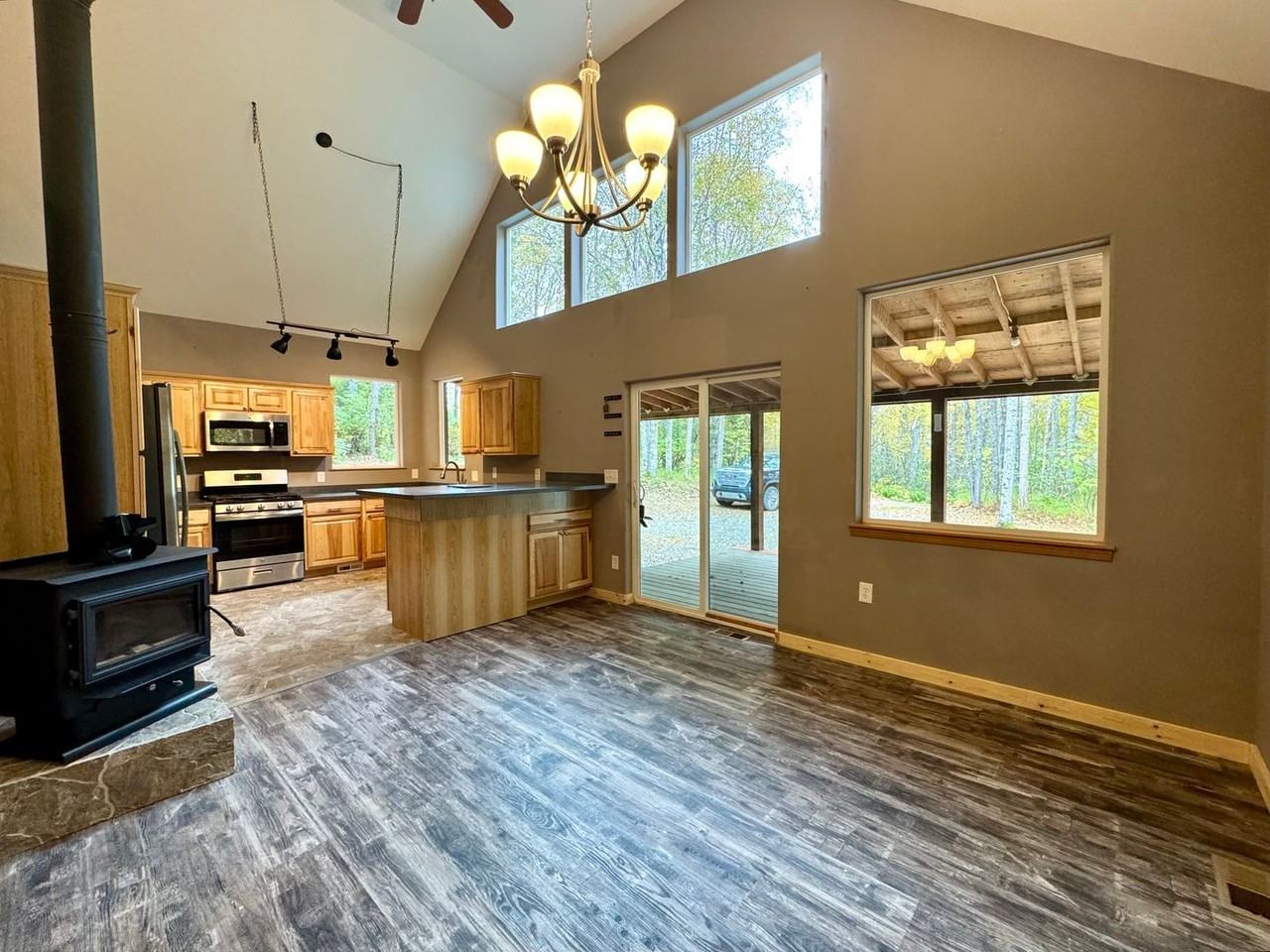 48588 Eileen St - Photo 2 of 18