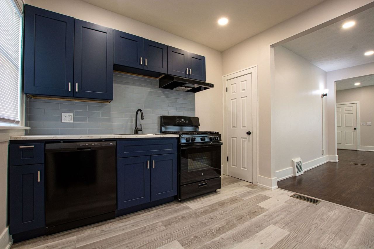 3810 Dodge Street - Photo 5 of 19