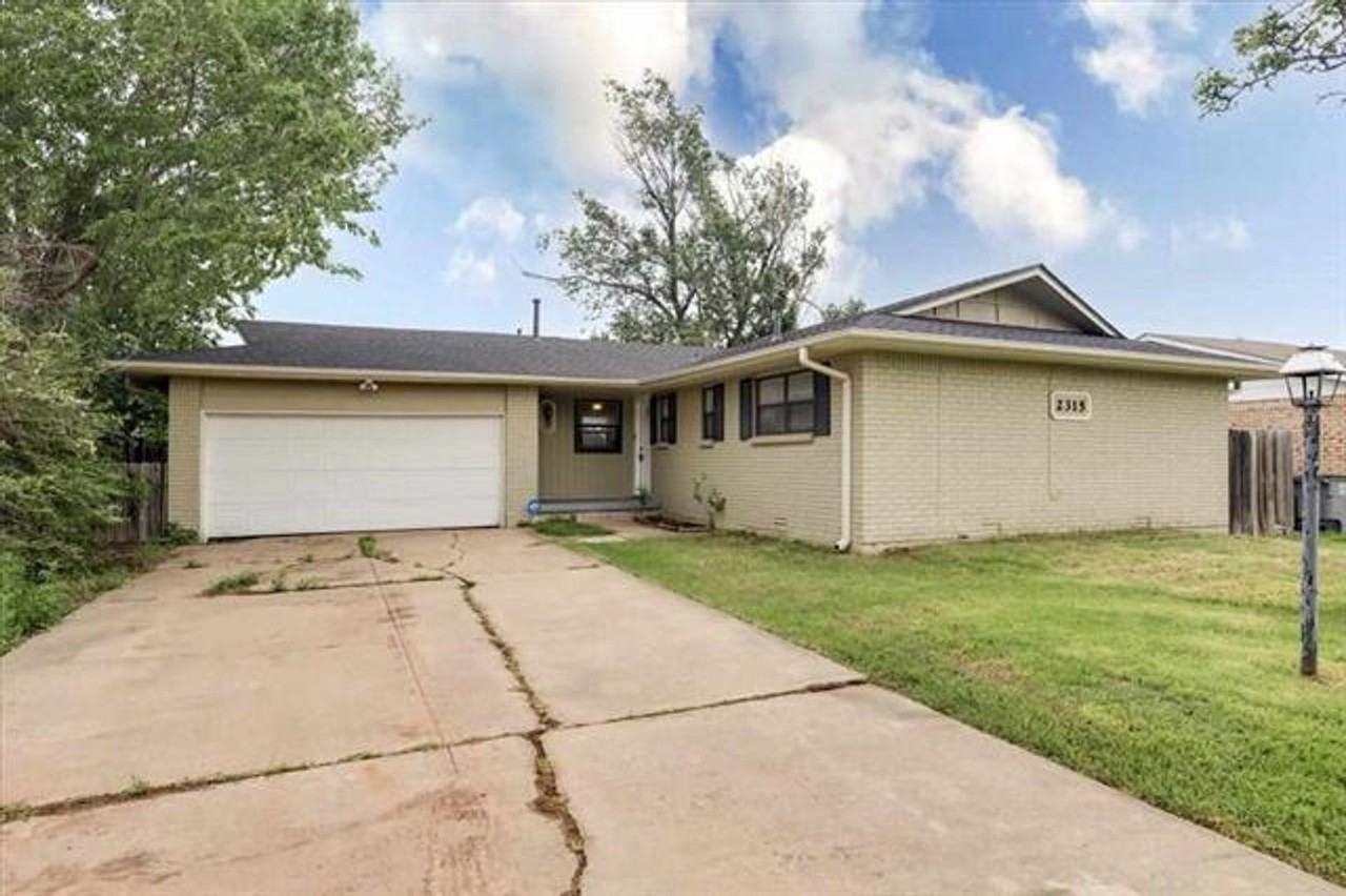 2315 Nw Austin Dr - Photo 2 of 30