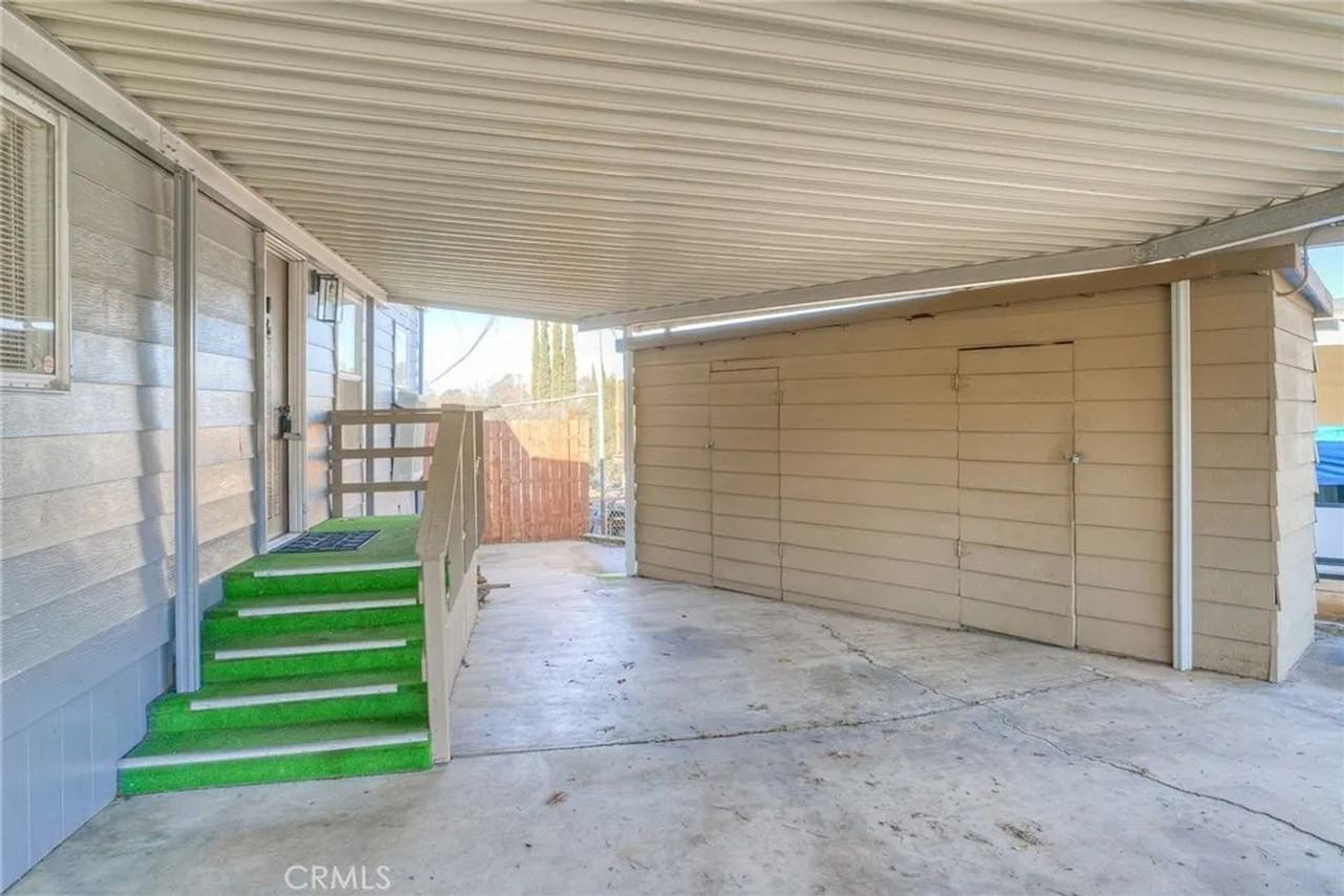 513 Silver Leaf Dr - Photo 3 of 20