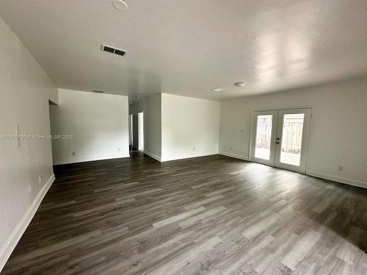 1645 Ne 175th St - Photo 3 of 19