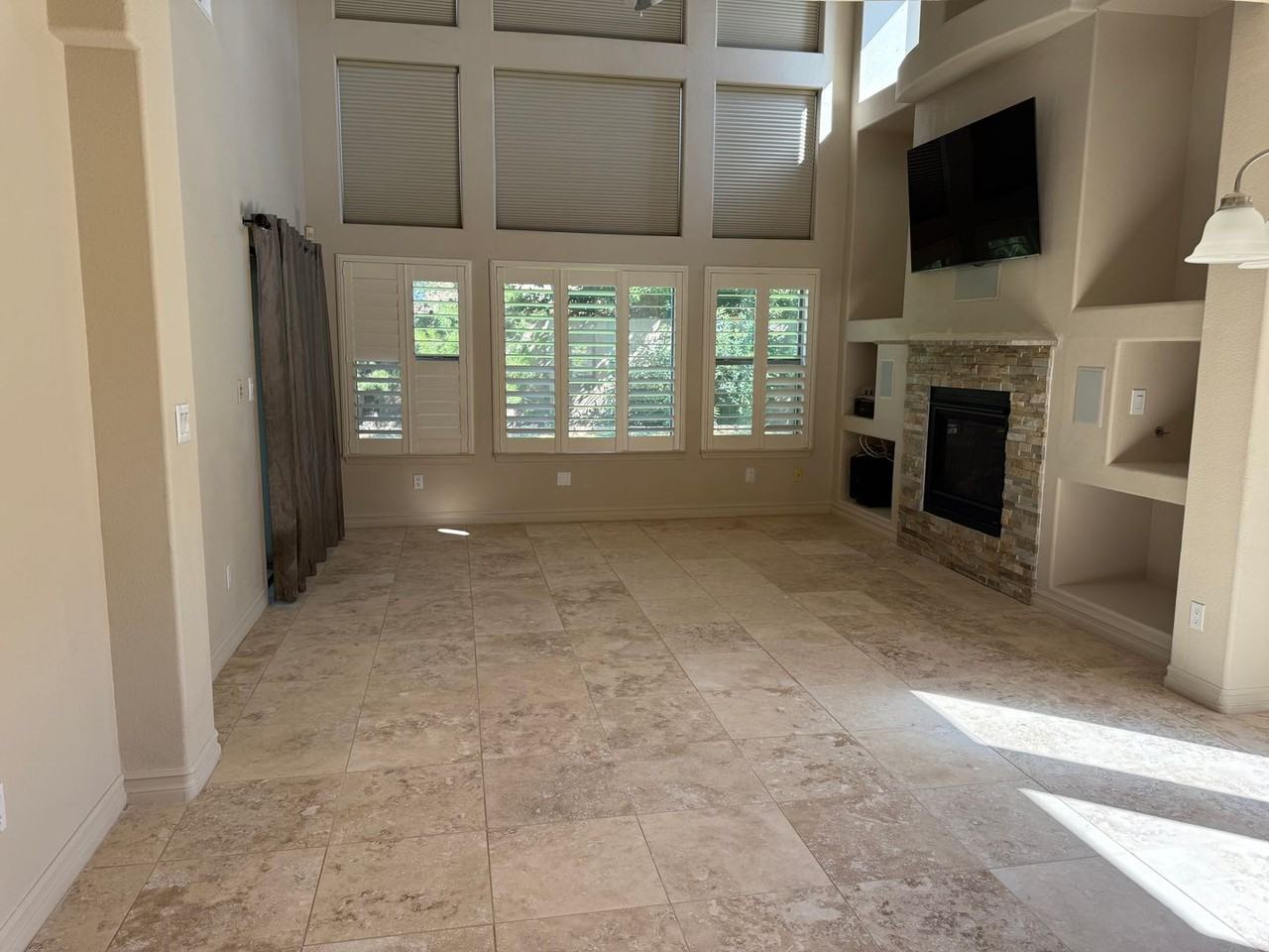 1005 Via Chamisa Northeast - Photo 5 of 26