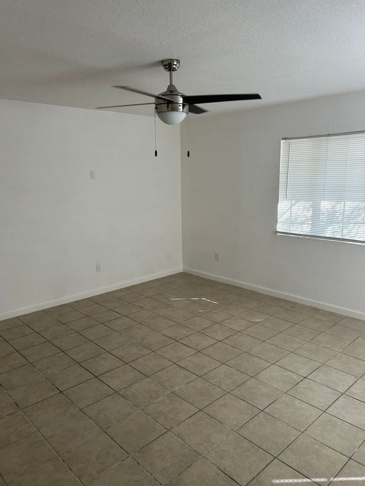 2024 E 25th Pl - Photo 2 of 8