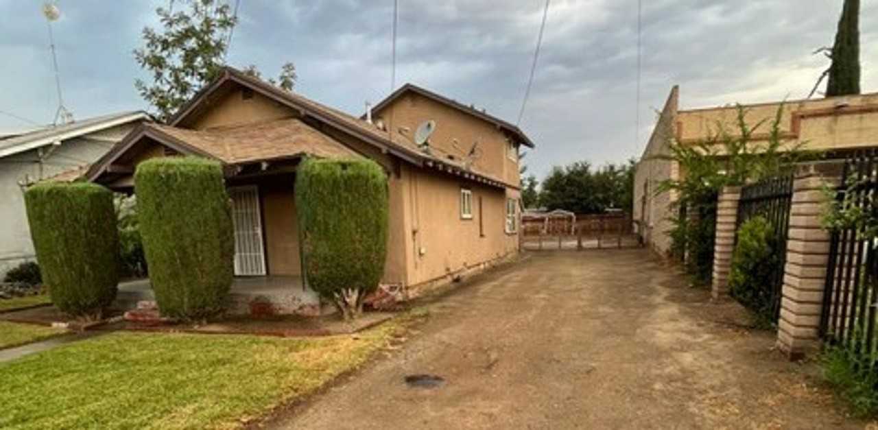 40553 Orosi Dr - Photo 2 of 11