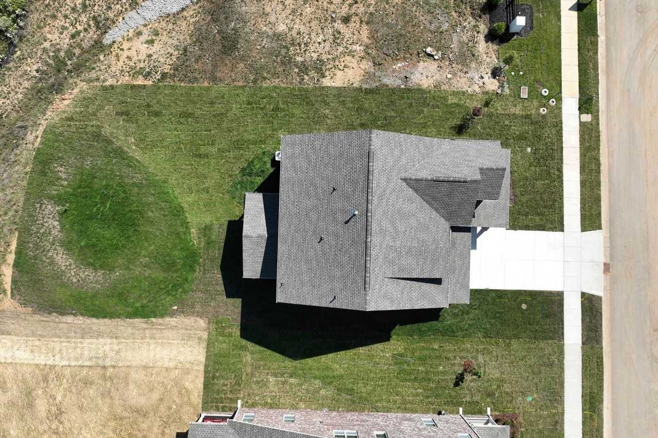 102 102 Crosby Dr - Photo 3 of 50