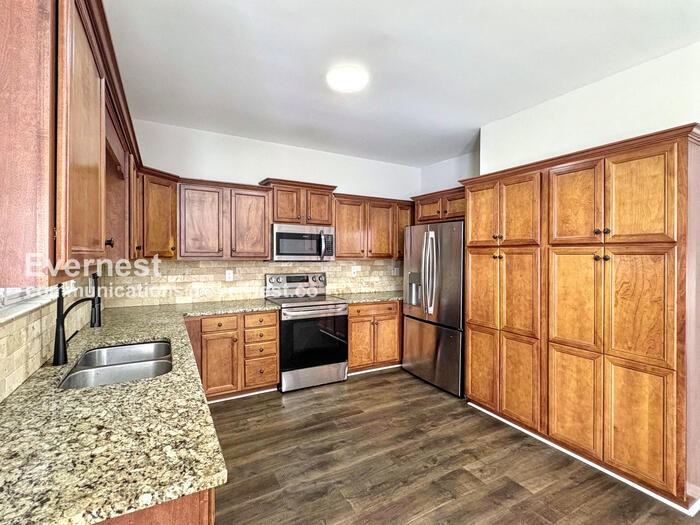 6004 Parkview Ln - Photo 2 of 33