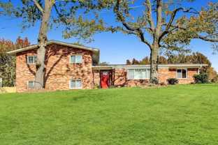 2310 Rosecroft Blvd - Photo 1 of 1